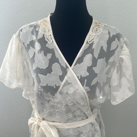 Flutter Sleeve Lace Embellished Off White Robe 0008 - Picture 2 of 9